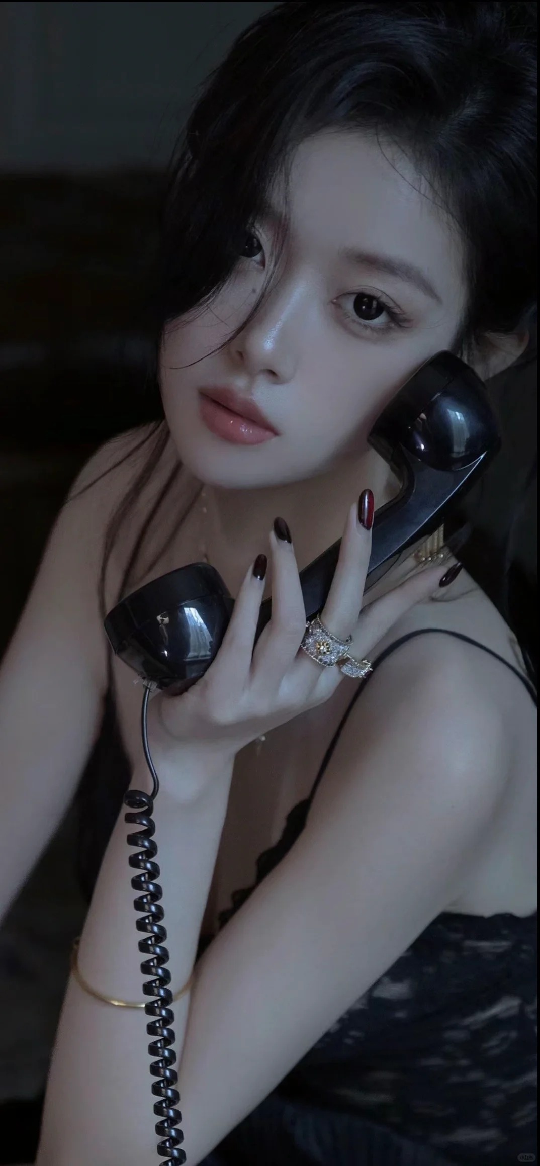 高清美女鲜花女孩木屋地毯电脑壁纸_美女图片微信头像